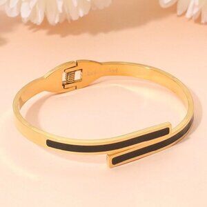 1 LEFT!! GOLD STAINLESS STEEL BLACK OVERLAP BRACELET